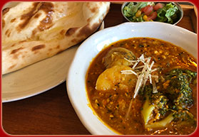 ブロッコリーとじゃがいものキーマカレー（ナン又はライス、ミニサラダ、ドリンク＜平日ランチのみ＞付き ）